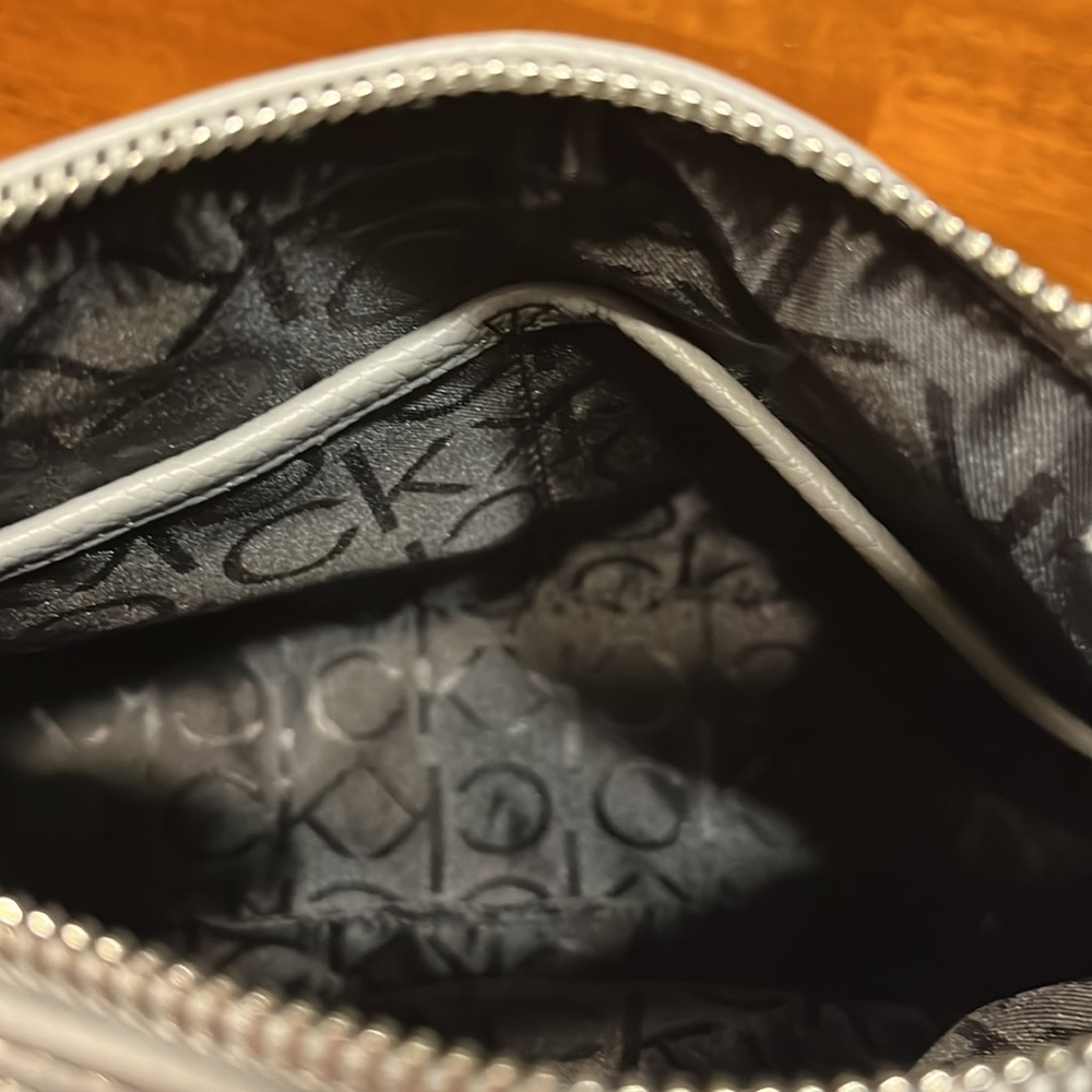 Calvin Klein handbag - Picture 5 of 7